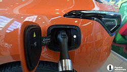 На промышленном форуме в Челябинске представили роботов и интерактивный пол