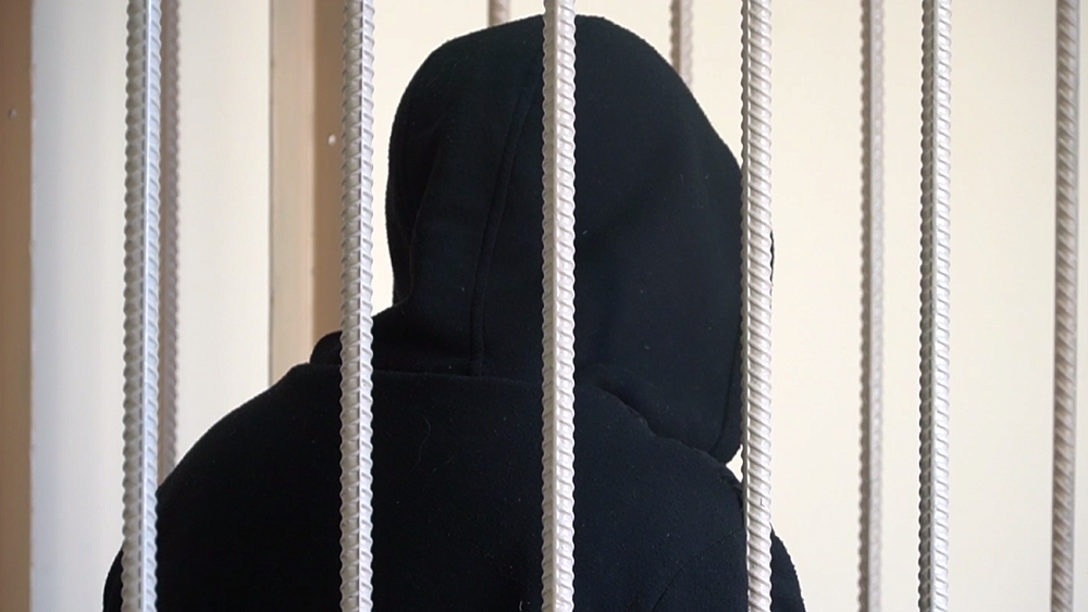 Псевдостроителей из Варны, обманувших мать погибшего бойца на 1,5 млн рублей, арестовали