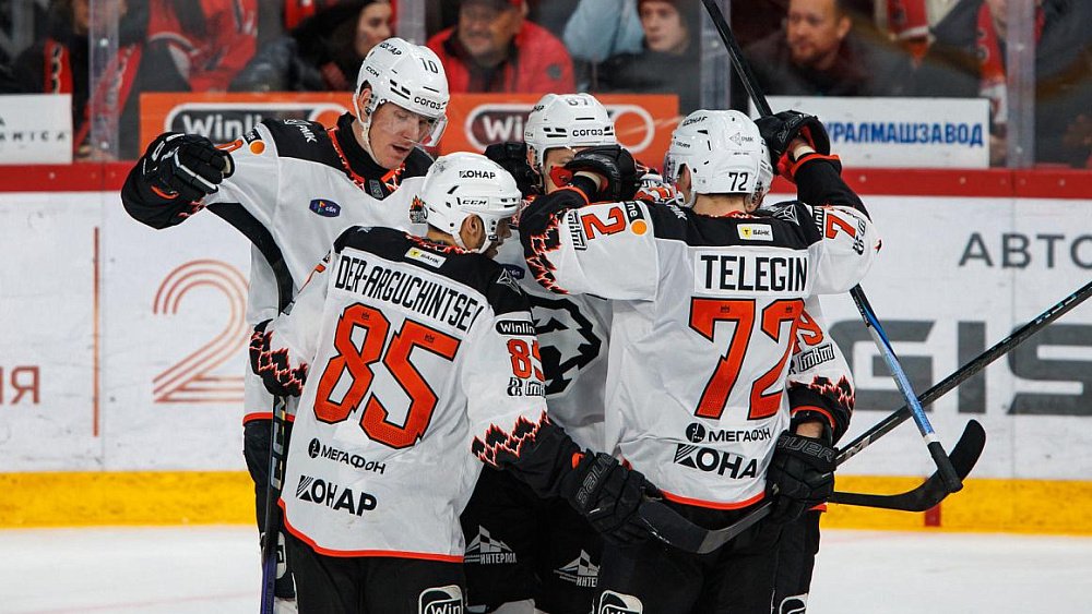 Хоккейный клуб «Трактор» победил в уральском дерби «Автомобилиста»