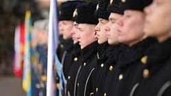 Губернатор Алексей Текслер возложил цветы к Вечному огню в День неизвестного солдата