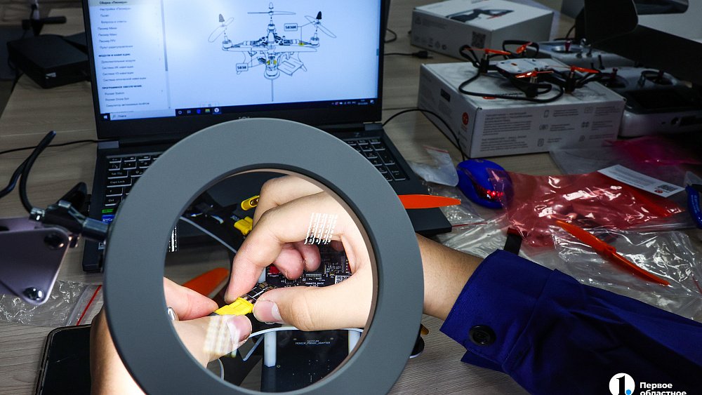 Челябинские школьники собирают и испытывают беспилотники