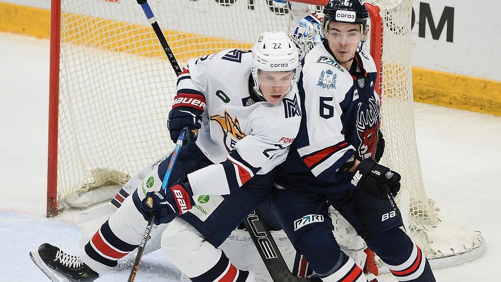 Хоккеисты «Металлурга» в сумасшедшем матче вырвали победу у «Торпедо» в КХЛ