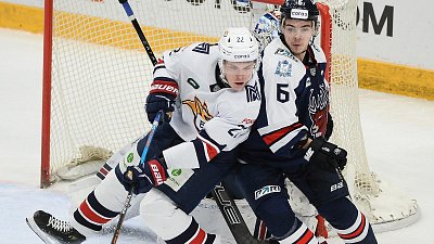 Хоккеисты «Металлурга» в сумасшедшем матче вырвали победу у «Торпедо» в КХЛ