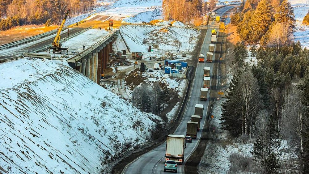 В Ашинском районе транспорт поехал по одной из новых эстакад