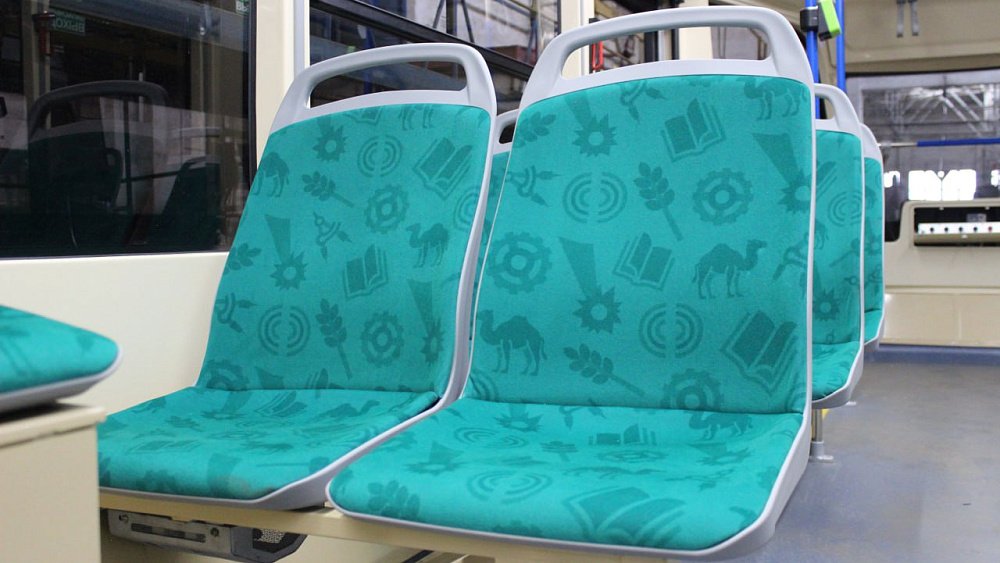 Сиденья с фирменной обивкой появились в челябинских трамваях 