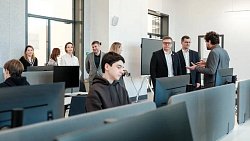 Алексей Текслер оценил возможности инновационной школы «СКОЛКА» в Москве