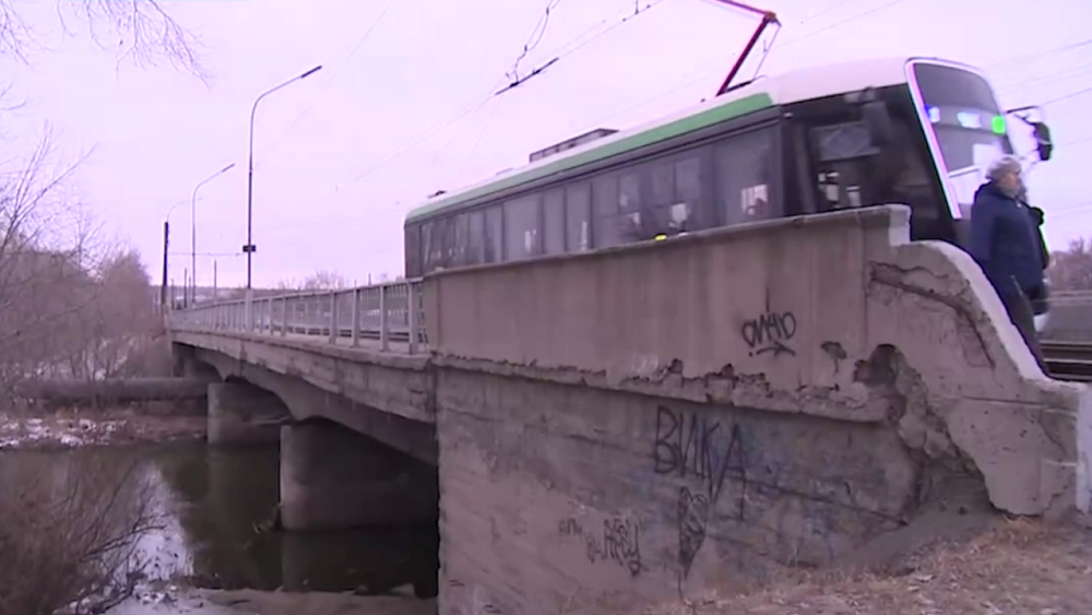 В Челябинске капитально отремонтируют 80‑летний мост на ЧМЗ