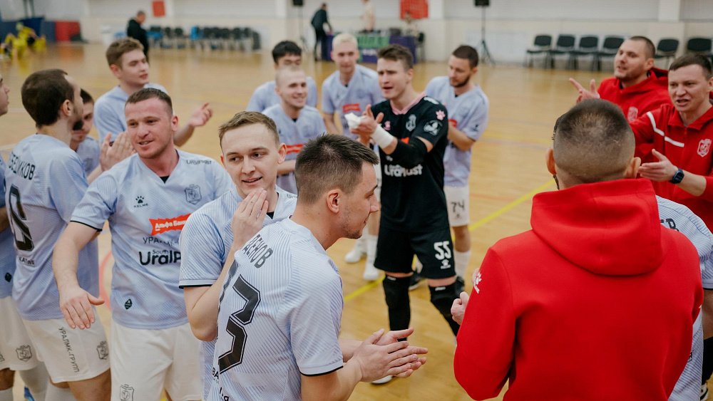 Мини-футбольный клуб «Южный Урал» потерпел разгромное поражение в Высшей лиге