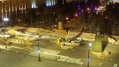 В Челябинске идут работы по возведению ледового городка