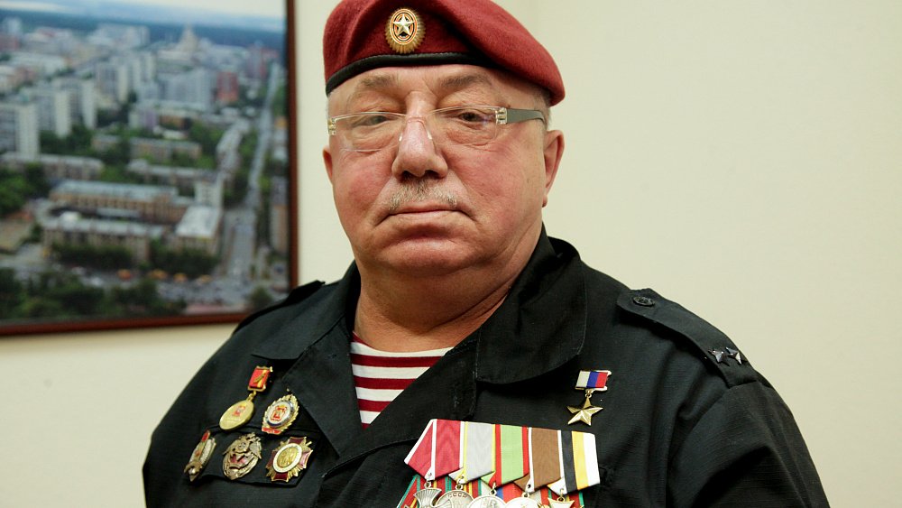 «Тяжело было, но Бог помогал»: Герой России — о профессии Родину защищать