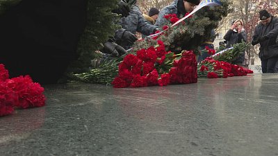 В Челябинске возложили цветы в честь Дня Героев Отечества