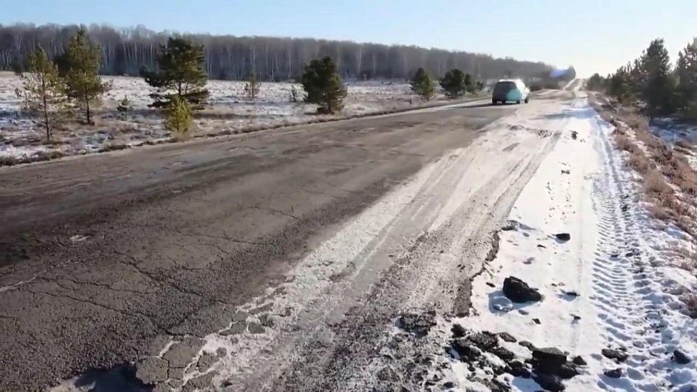 По поручению губернатора в Еткульском районе отремонтируют проблемную дорогу между селами