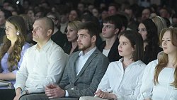 Алексей Текслер наградил юных южноуральцев в рамках Молодежной ассамблеи