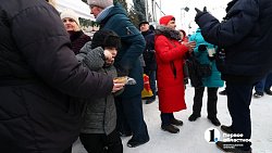 Сотни южноуральцев приняли участие в фольклорно-пельменном фестивале в Челябинске