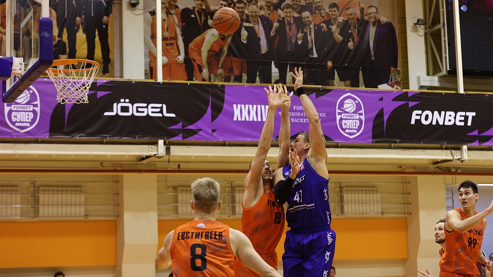 Баскетбольный клуб «Челбаскет» проиграл одному из фаворитов Суперлиги в Ревде