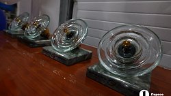 В Южноуральске начал работу завод по производству стеклянных изоляторов