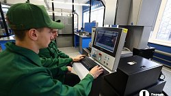 Алексей Текслер посетил Южноуральский энергетический колледж