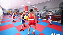 Губернатор осмотрел в Южноуральске Центр единоборств