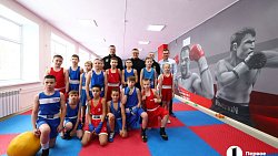 Губернатор осмотрел в Южноуральске Центр единоборств