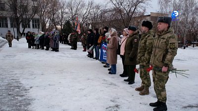 В центре Миасса отметили День Героев Отечества