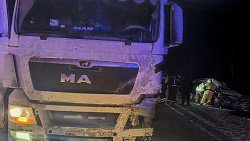 На трассе в Златоусте 21‑летняя пассажирка Kia погибла в ДТП с фурой