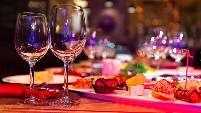 Стоимость новогоднего застолья почти половины челябинцев составит более 20 тысяч рублей