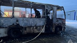 В Златоусте загорелся пассажирский ПАЗ