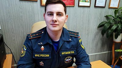 В Челябинске сотрудник МЧС после работы спас семью на пожаре