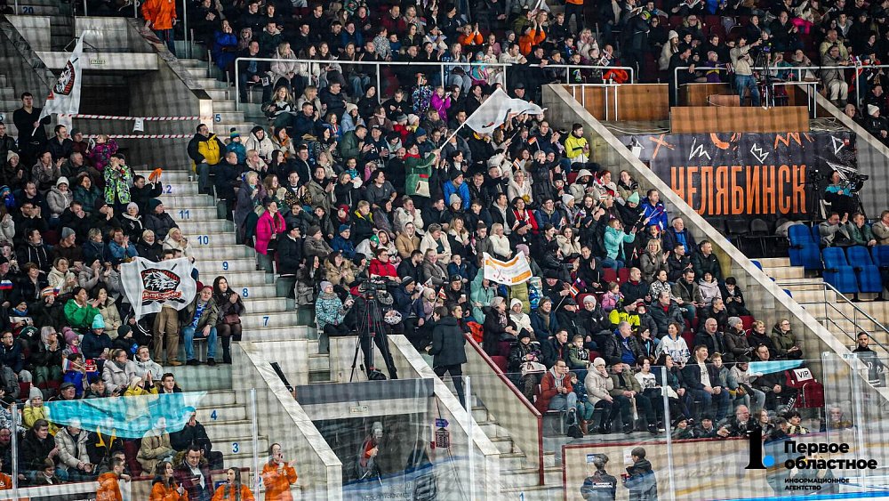Челябинский дворец спорта «Юность» впервые за 25 лет собрал полные трибуны на хоккейном матче