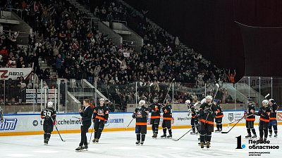Круче, чем в театре, или Репортаж о том, как заводчане в хоккей играли
