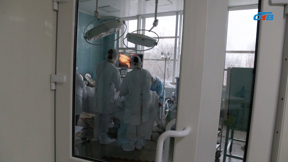 Хирурги ЧОКБ обучают специалистов из разных районов области