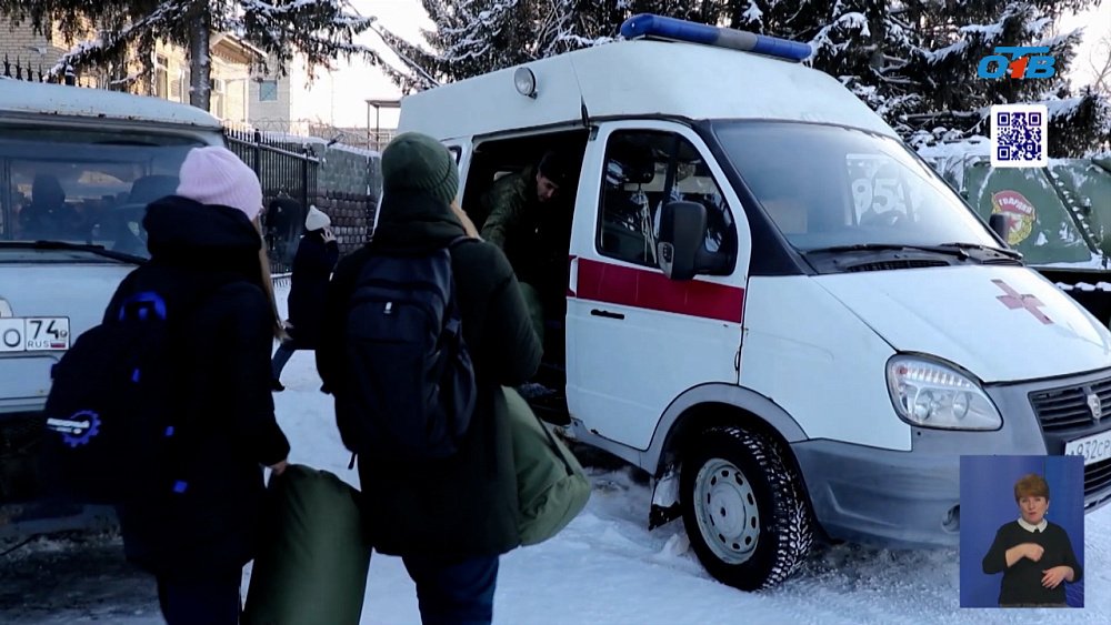Бойцам СВО передали две машины скорой помощи