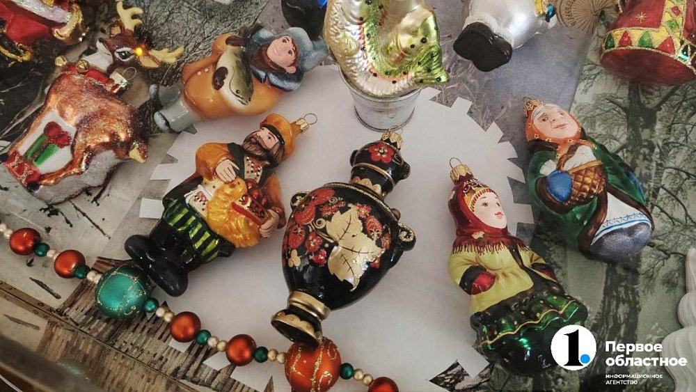Половина челябинцев украшает елку советскими новогодними игрушками