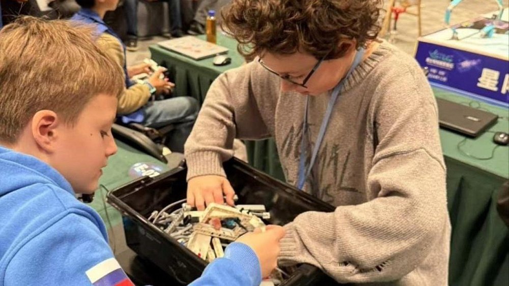 Школьники из Челябинской области стали призерами соревнований в Китае