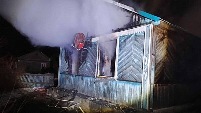 В Чесменском районе трое детей погибли в горящем доме