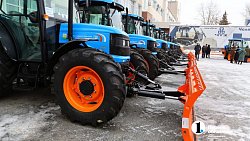 Новая техника ЧТЗ выйдет на уборку улиц Челябинска