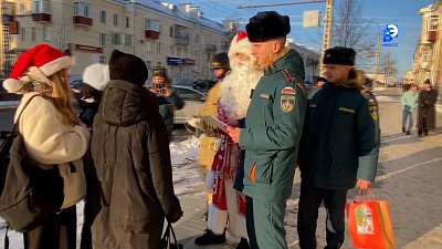 Пожарные дарят миасцам хорошее настроение