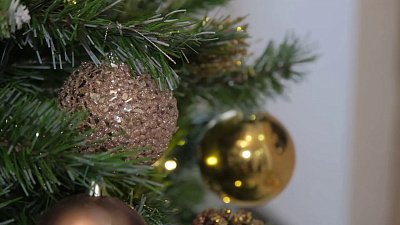 Как красиво нарядить елку к Новому году?