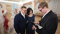 Супруги Текслер исполнили новогодние мечты четырех участников «Елки желаний»