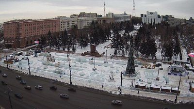 Вспомним, как строился ледовый городок в Челябинске