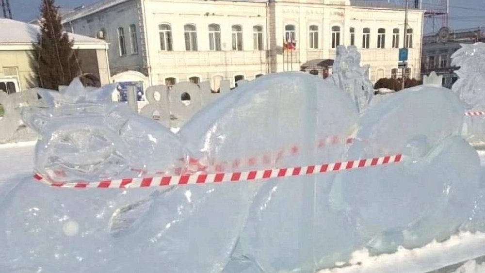 В Челябинской области временно закрывают ледовые городки из‑за оттепели 