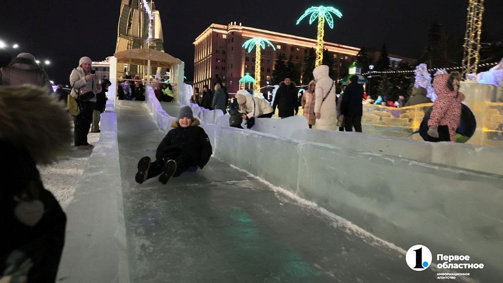 В Челябинске из‑за тепла закрыли горки