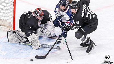 Хоккейная команда «Белые медведицы» с поражений стартовала в новом году в ЖХЛ