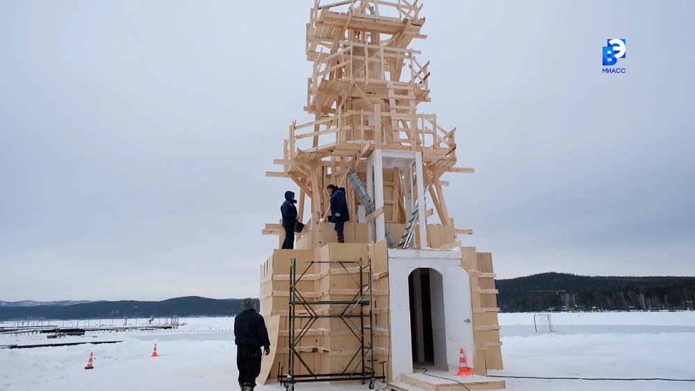Откроют ли снежную часовню к Крещению?