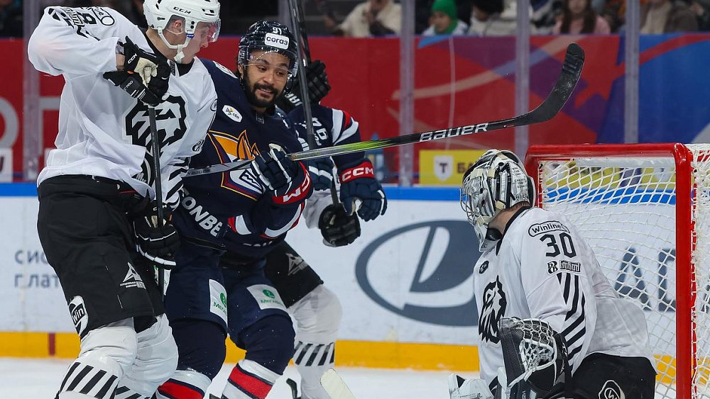 Хоккейный клуб «Металлург» уверенно выиграл у «Трактора» в южноуральском дерби