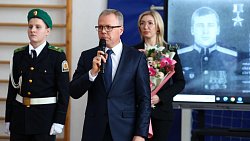 Мемориальную доску Герою России Андрею Мосину открыли в Челябинской области