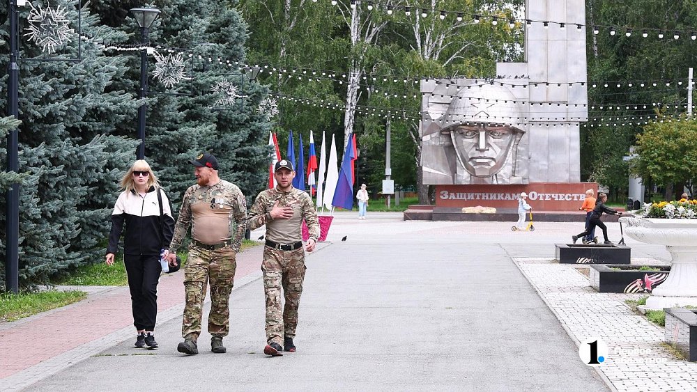 В России официально начался Год защитника Отечества