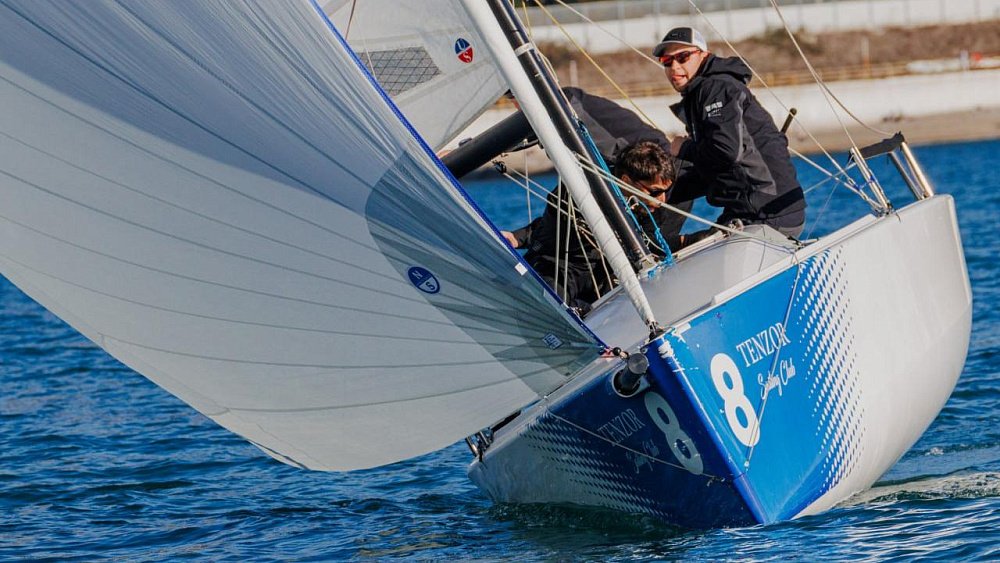 Челябинский яхтсмен Павел Созыкин выиграл парусную регату в Сочи