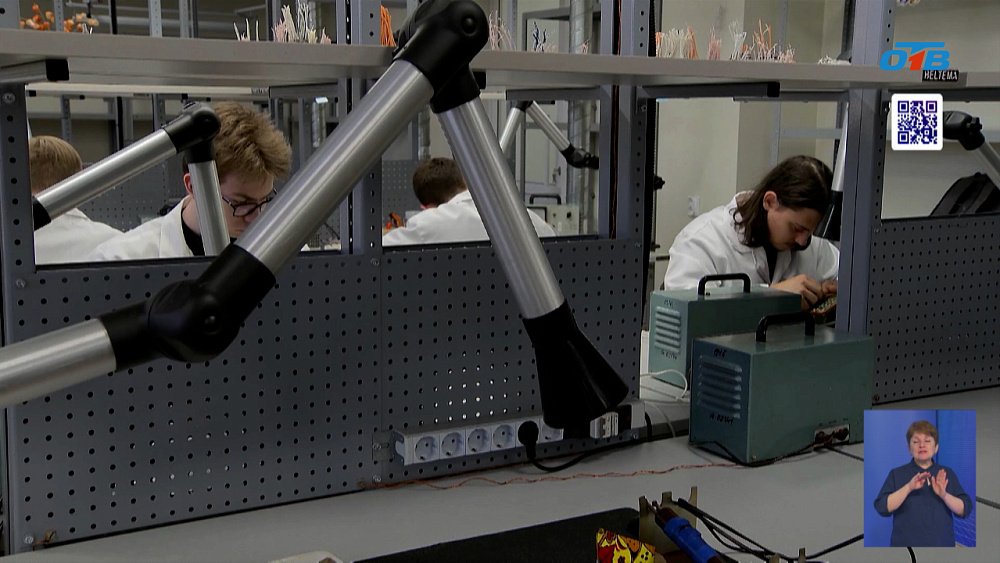 Как колледжи помогают студентам найти работу?