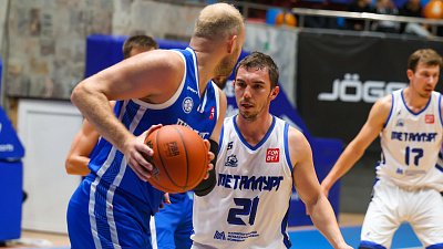 Баскетбольный клуб «Металлург» дал бой фавориту Суперлиги во Владивостоке